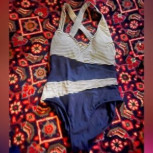 NIP/TUCK One Piece Striped and Solid Cross Back One-Piece Size 4 US 8 UK